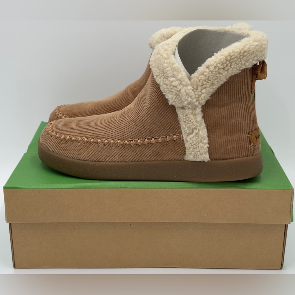 Sanuk Tan Corduroy “Nice Bootah” Boots with Sherpa Lining Women’s Size 7 NIB
